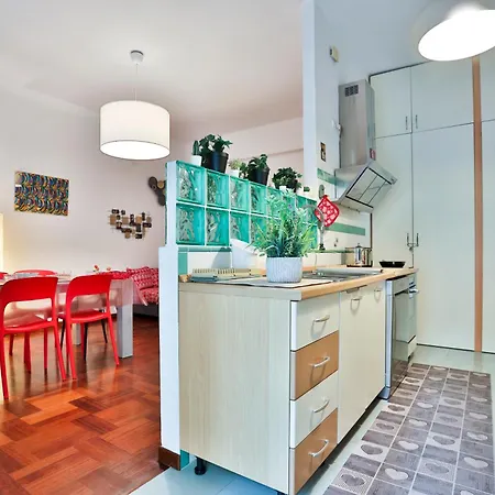 Διαμέρισμα Guesthost - Happy House 200m From The