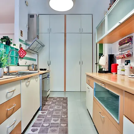 Guesthost - Happy House 200m From The * Σαλέρνο